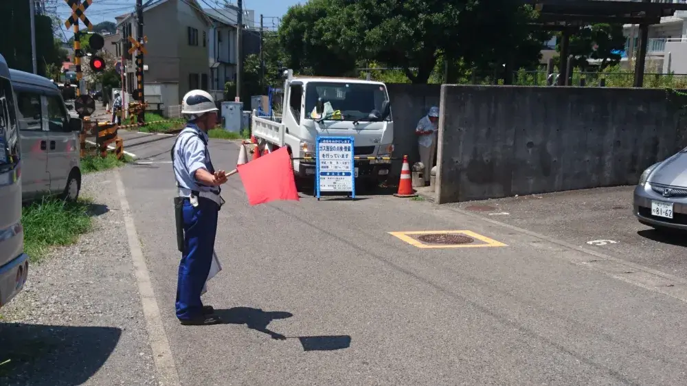 【2ヶ月寮費無料】神奈川県の警備スタッフ募集中！携帯なしOKです｜いえとしごとエージェント求人